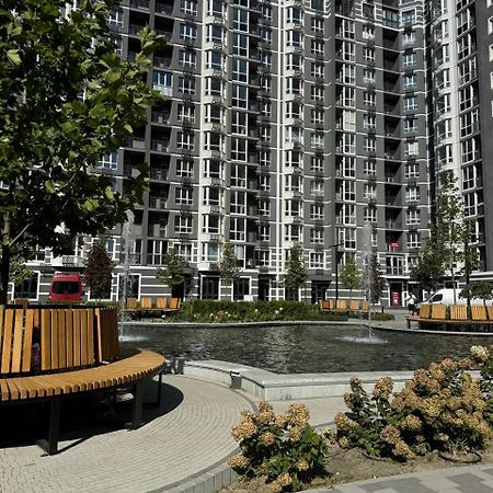Апартаменты в ЖК Гранд Бурже посуточно Буча Екстериор снимка
